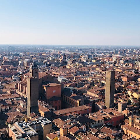 Enjoy the prime location in the heart of Bologna's historic centre 