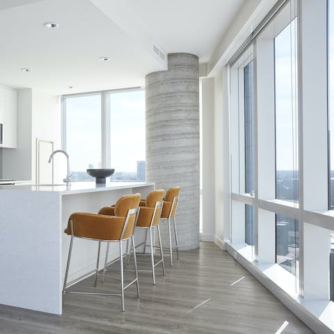 Admire the fantastic city views as you sip your morning coffee at the breakfast bar