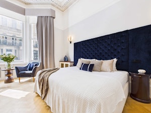 Gilded Kensington image 14