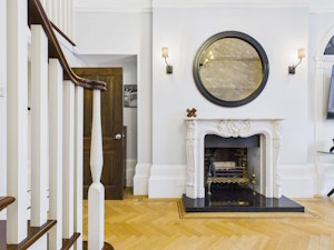 Gilded Kensington image 12