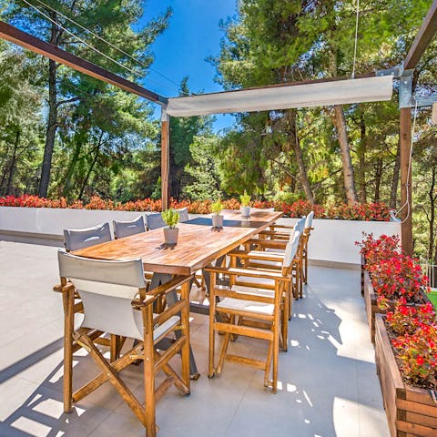 Dine alfresco in style on these director deck chairs