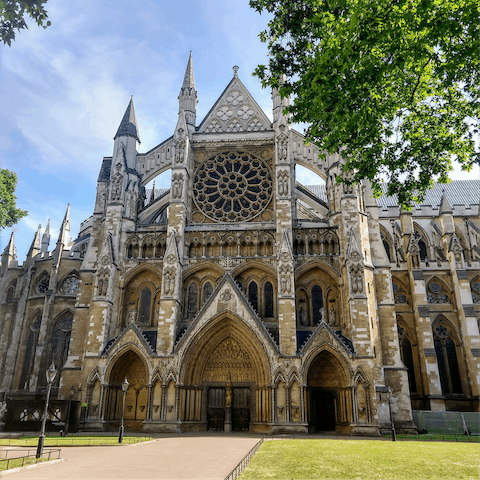 Catch the Victoria line from Vauxhall to Victoria and visit the famous Westminster Abbey