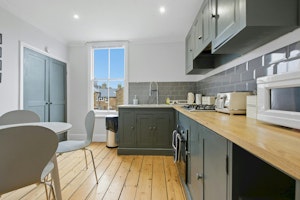 Oyster Shore image 12