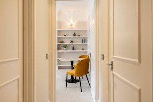 Earl's Court Elegance image 4