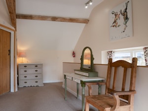 Peacock Cottage image 8