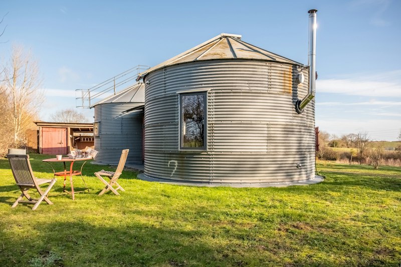 Artist’s Residency additional image