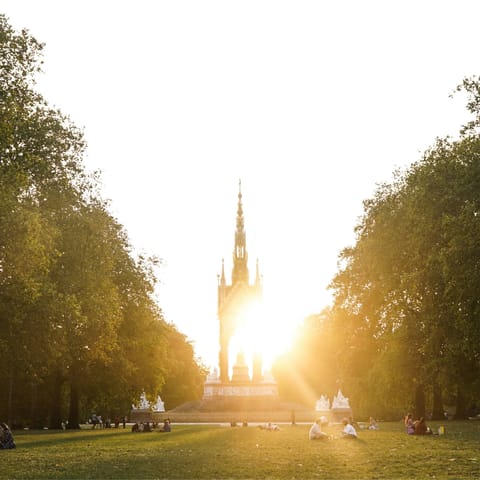 Spend a sunny afternoon in Hyde Park, a short stroll away