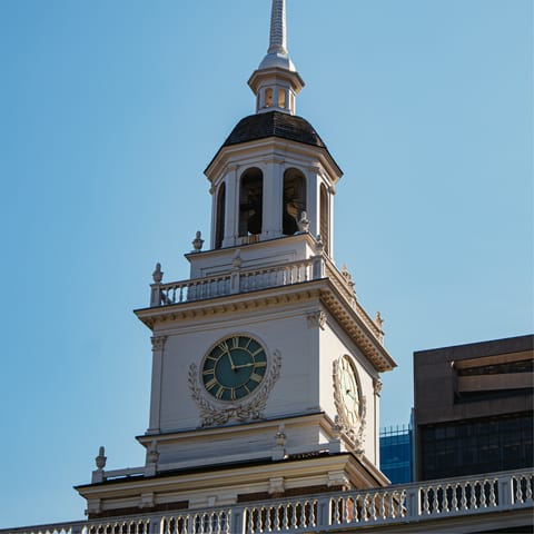 Explore historic Old City on foot – Independence Hall is a ten-minute walk away