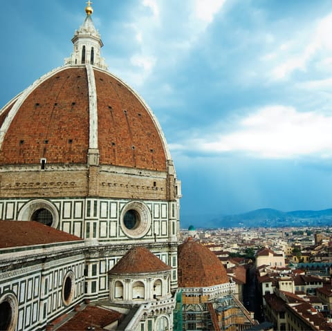 See the iconic dome of Cathedral of Santa Maria del Fiore, only fifteen minutes' walk away
