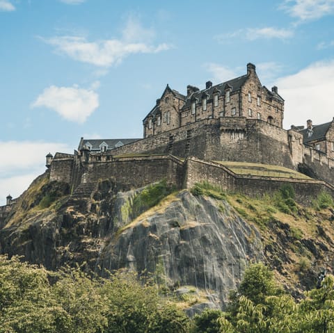 Explore the iconic Edinburgh Castle, a twenty-five-minute walk away