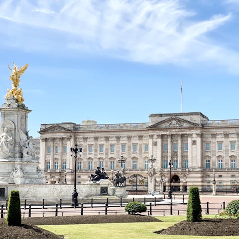 Start your sightseeing adventure at nearby Buckingham Palace
