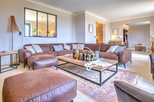 Stately Retreat image 11