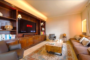 Stately Retreat image 9