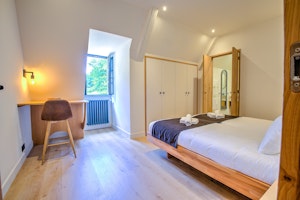 Stately Retreat image 2