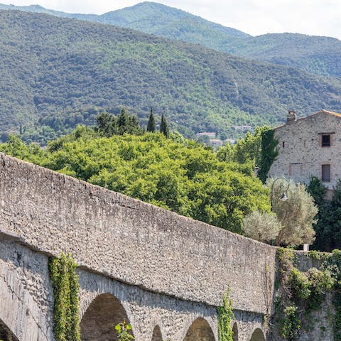 Stay in the beautiful town of Céret, with stunning views over the Pont du Diable