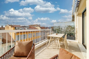 French Riviera Haven image 9