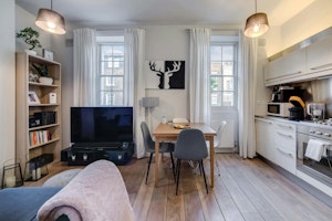Fitzrovia Hideaway image 9