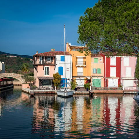 Stay in Grimaud, a short drive from the harbour and beaches