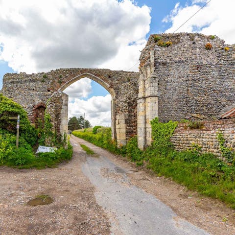 Experience the area's history – the ruins of the north gate of the Priory of Bromholm are just outside your home
