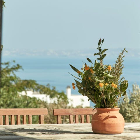 Serve up a tasty alfresco feast outside on the terrace