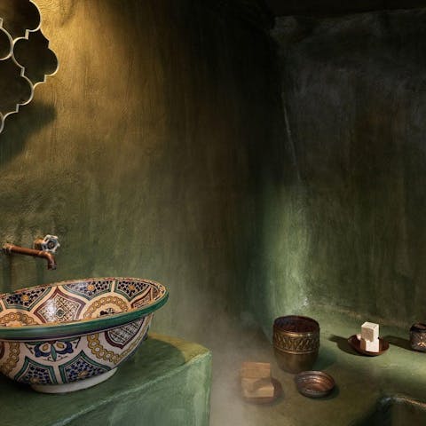 Close your eyes and relax in the home's hammam