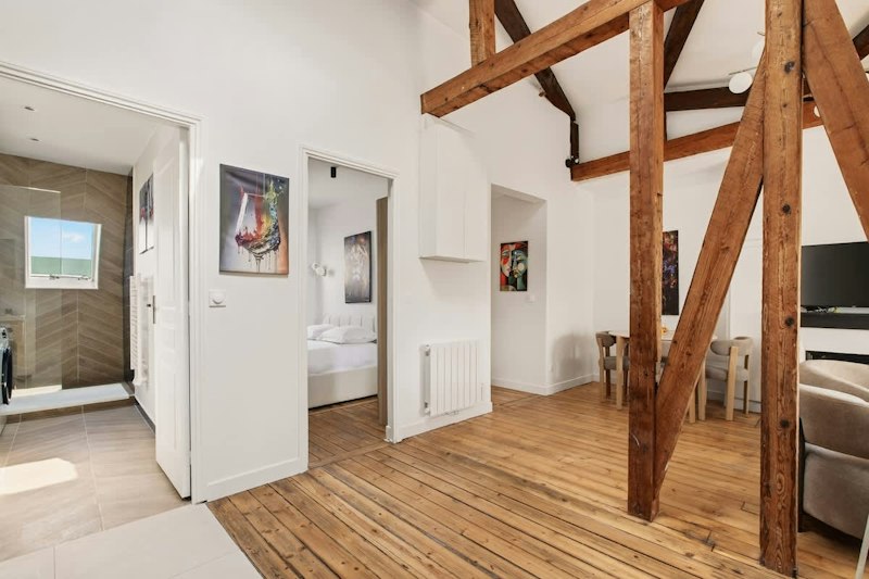 Beams above Voltaire additional image