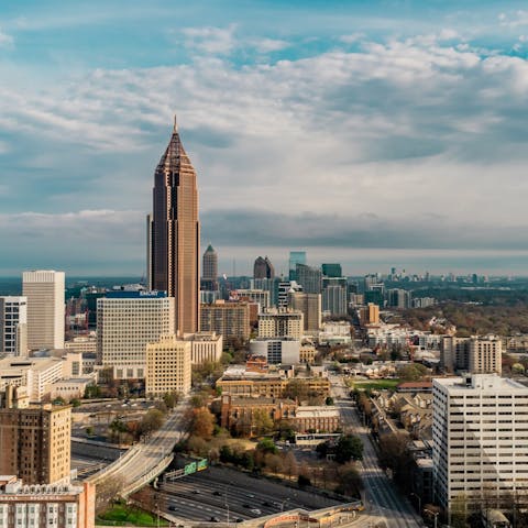 Stay in downtown Atlanta with museums, galleries and restaurants on your doorstep