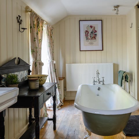 Travel back in time in the gorgeous family bathroom