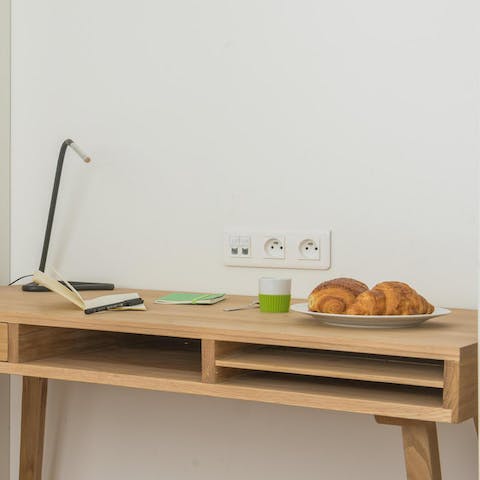 convenient & cosy desk space