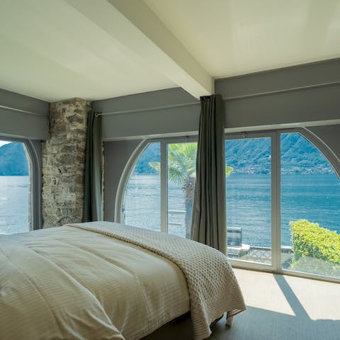 Wake up to vistas of Lake Como