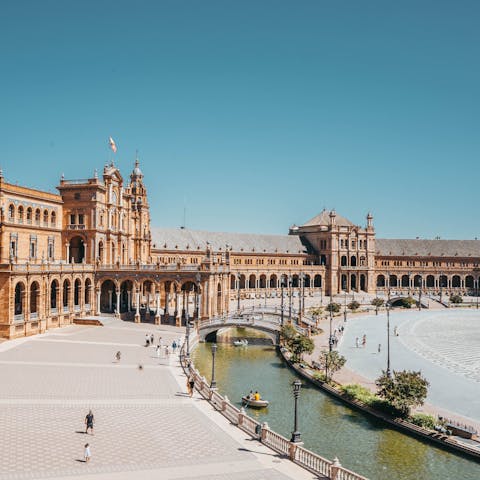 Walk over to the stunning Royal Alcázar of Seville in only ten minutes