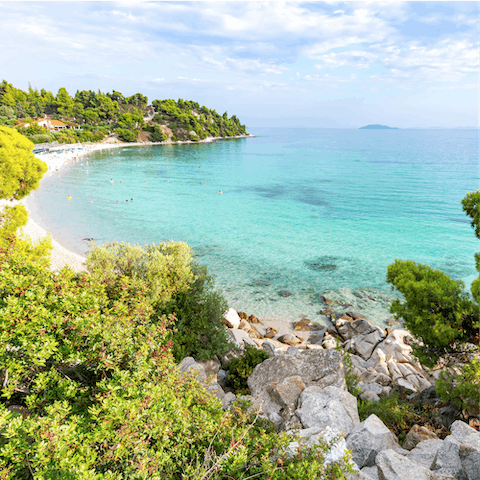 Discover the beautiful beaches of Thessaloniki