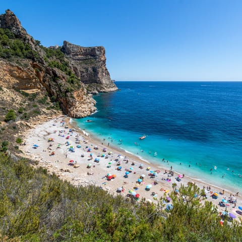 Discover the Costa Blanca easily from this spot in Jávea