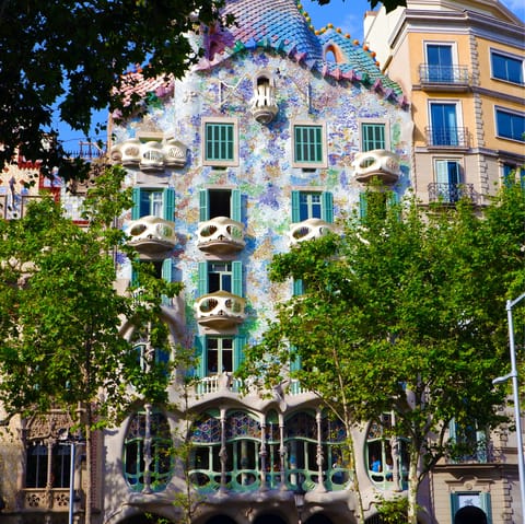 Walk a quarter of an hour up the road to see the Gaudi-designed Casa Batlló