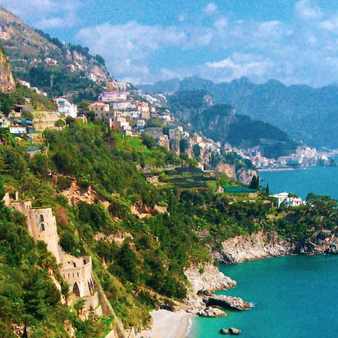 Stay in the beautiful town of Praiano, surrounded by the picturesque vistas of the Amalfi Coast 