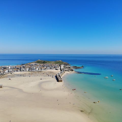 Visit the picturesque harbour of St. Ives, home to the famous Tate gallery