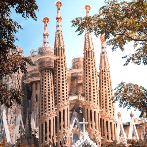 Stay just a short walk from the iconic Sagrada Familia