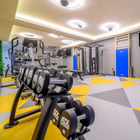 Start your day the right way in the well-equipped home gym