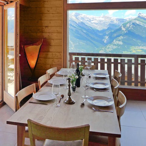 Organise a big dinner with mountain views as your backdrop