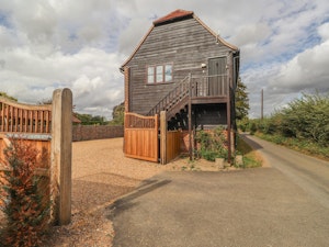 A Retreat in Kent image 5