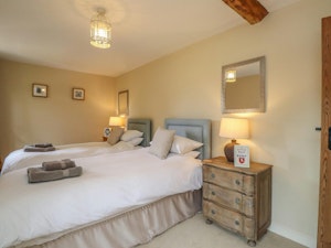 A Retreat in Kent image 3