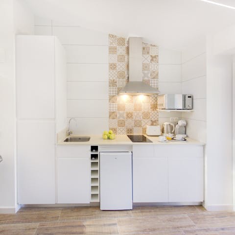 Make use of the little kitchenette – desgined for wine-fuelled evenings