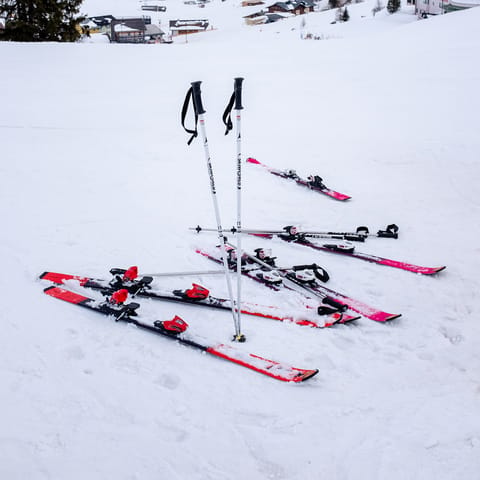 Hit the slopes – the Marienberg ski lift is 50 metres away