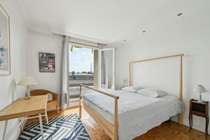 Paris Unfolded image 10