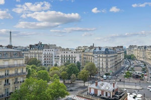 Paris Unfolded image 8