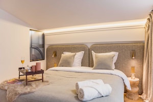 Parisian Loft image 12