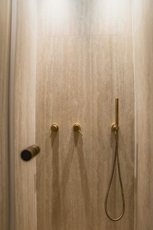 Parisian Loft image 10