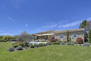 Luberon Views image 12