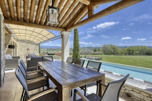 Luberon Views image 6