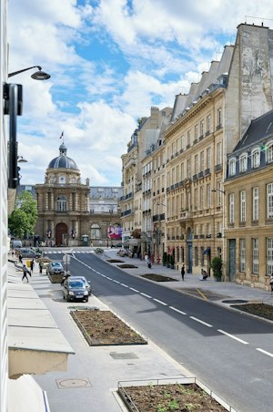 By Saint-Sulpice image 14
